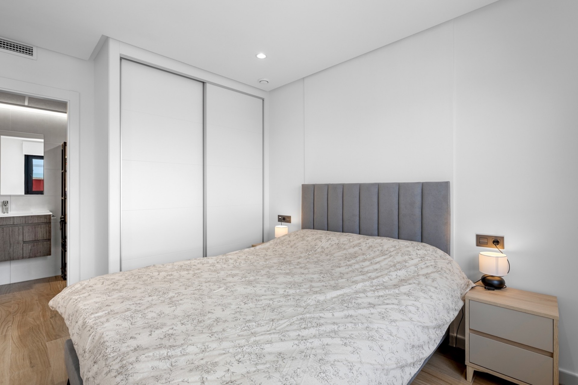 Återförsäljning - Apartment -
Orihuela - Inland