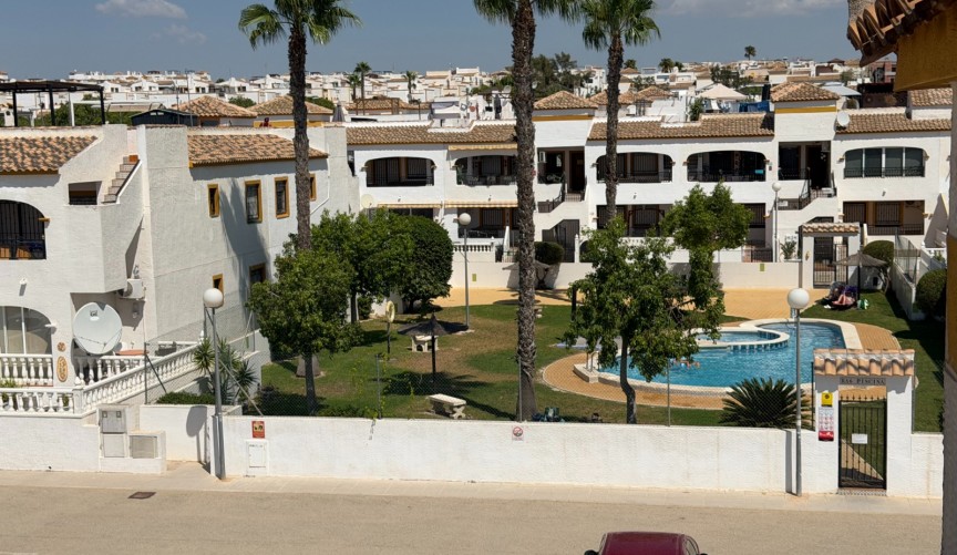Återförsäljning - Apartment -
Orihuela - Inland