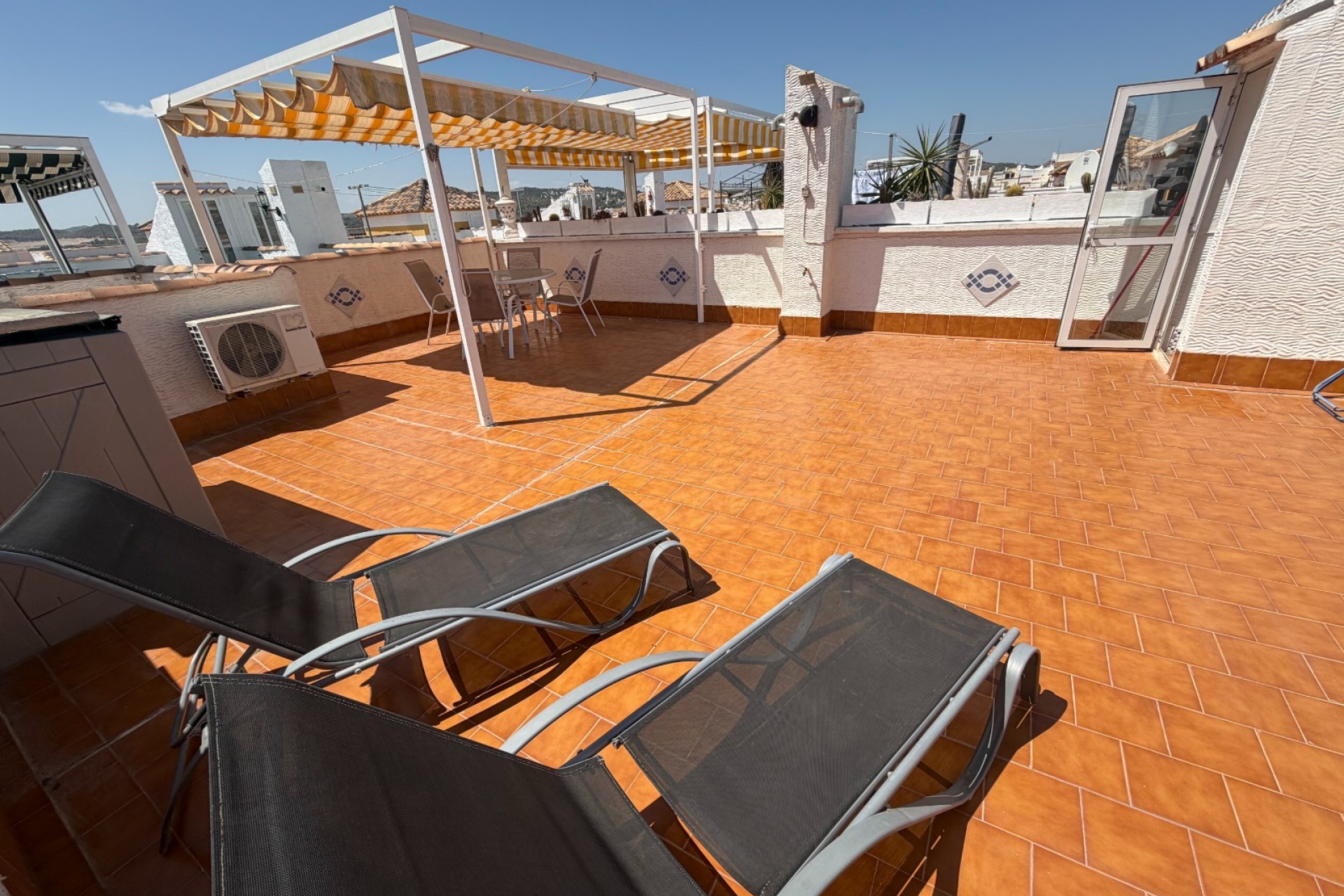 Återförsäljning - Apartment -
Orihuela - Inland