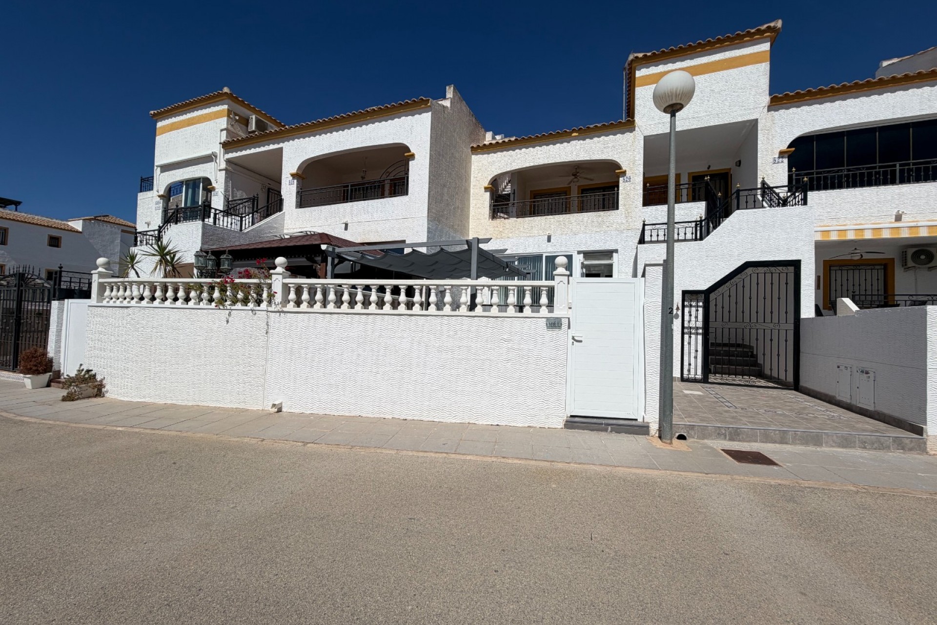 Återförsäljning - Apartment -
Orihuela - Inland