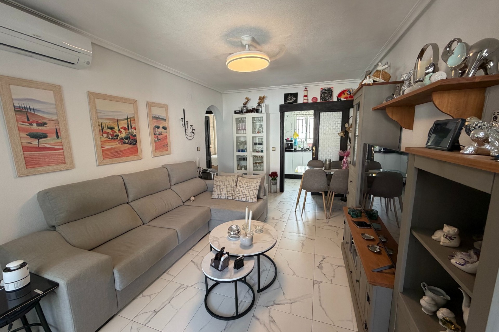 Återförsäljning - Apartment -
Orihuela - Inland