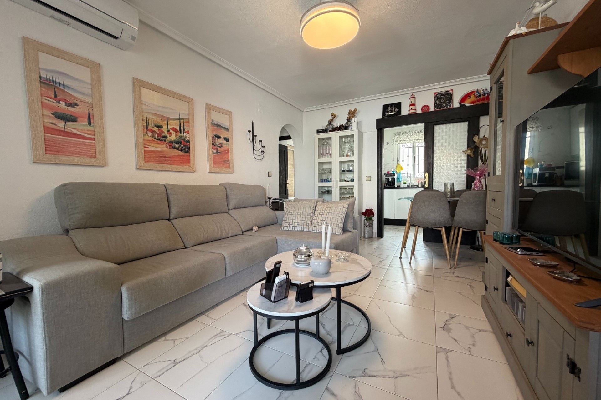 Återförsäljning - Apartment -
Orihuela - Inland