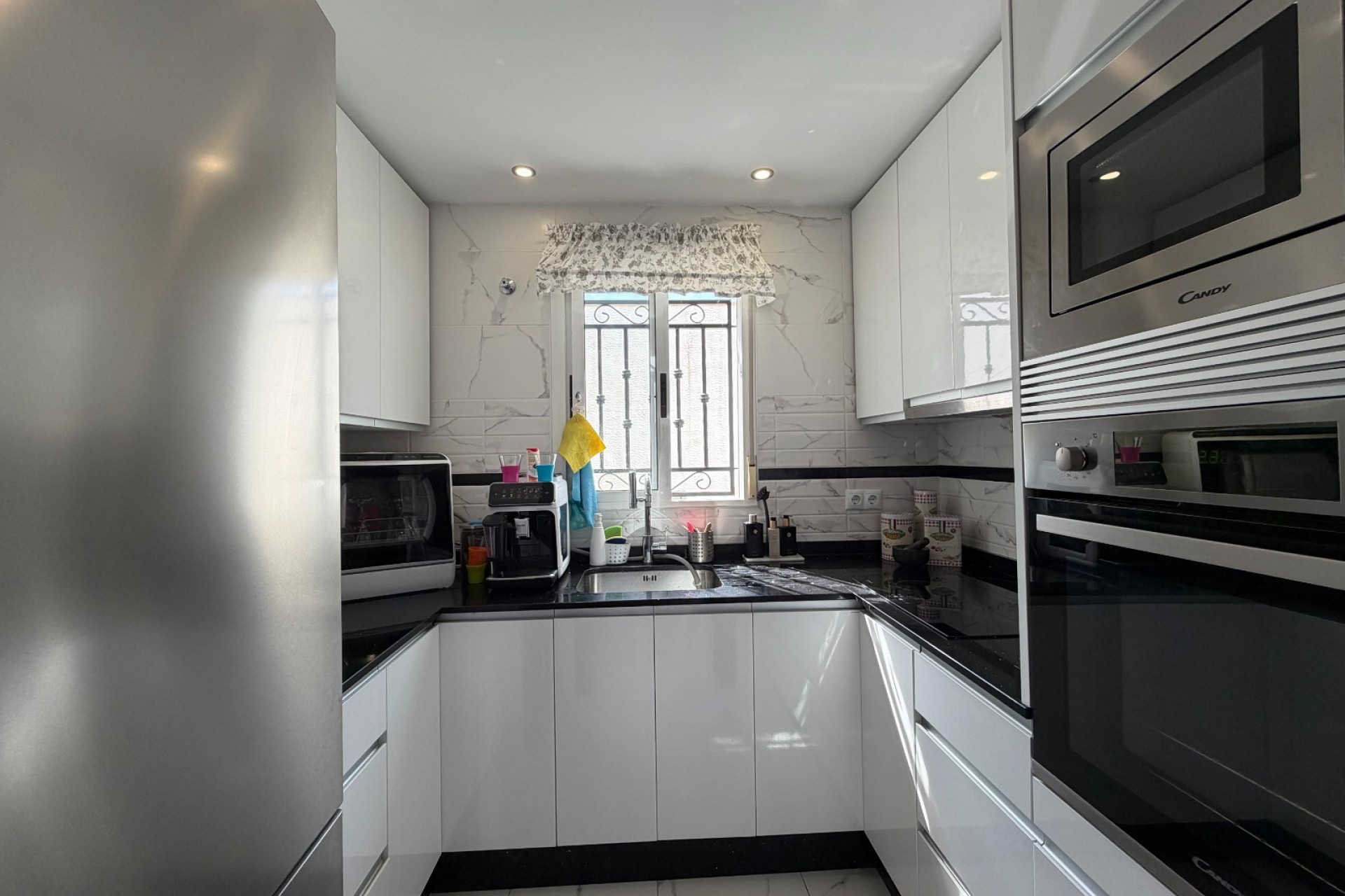 Återförsäljning - Apartment -
Orihuela - Inland