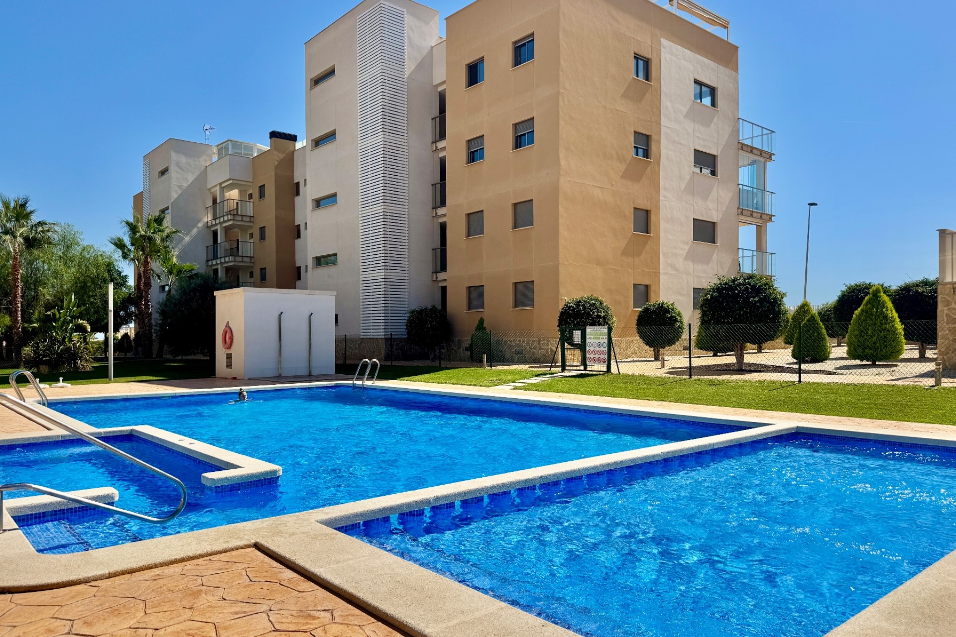 Återförsäljning - Apartment -
Orihuela - Inland