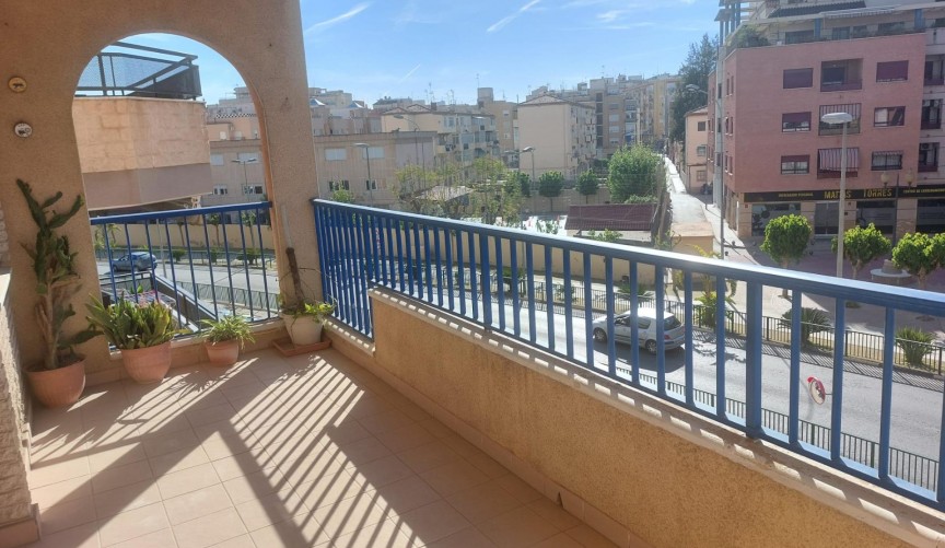 Återförsäljning - Apartment -
Orihuela - Zona Centro