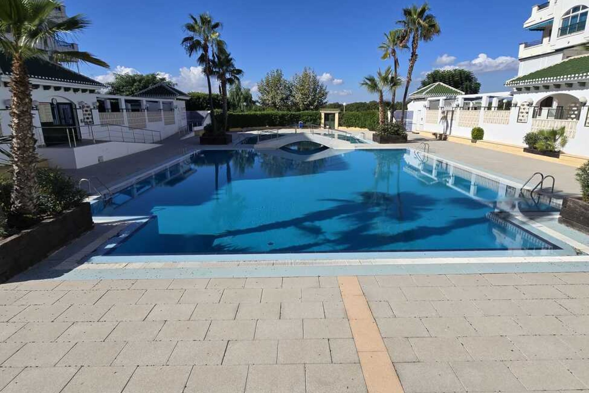 Återförsäljning - Apartment Penthouse -
Torrevieja - La Mata