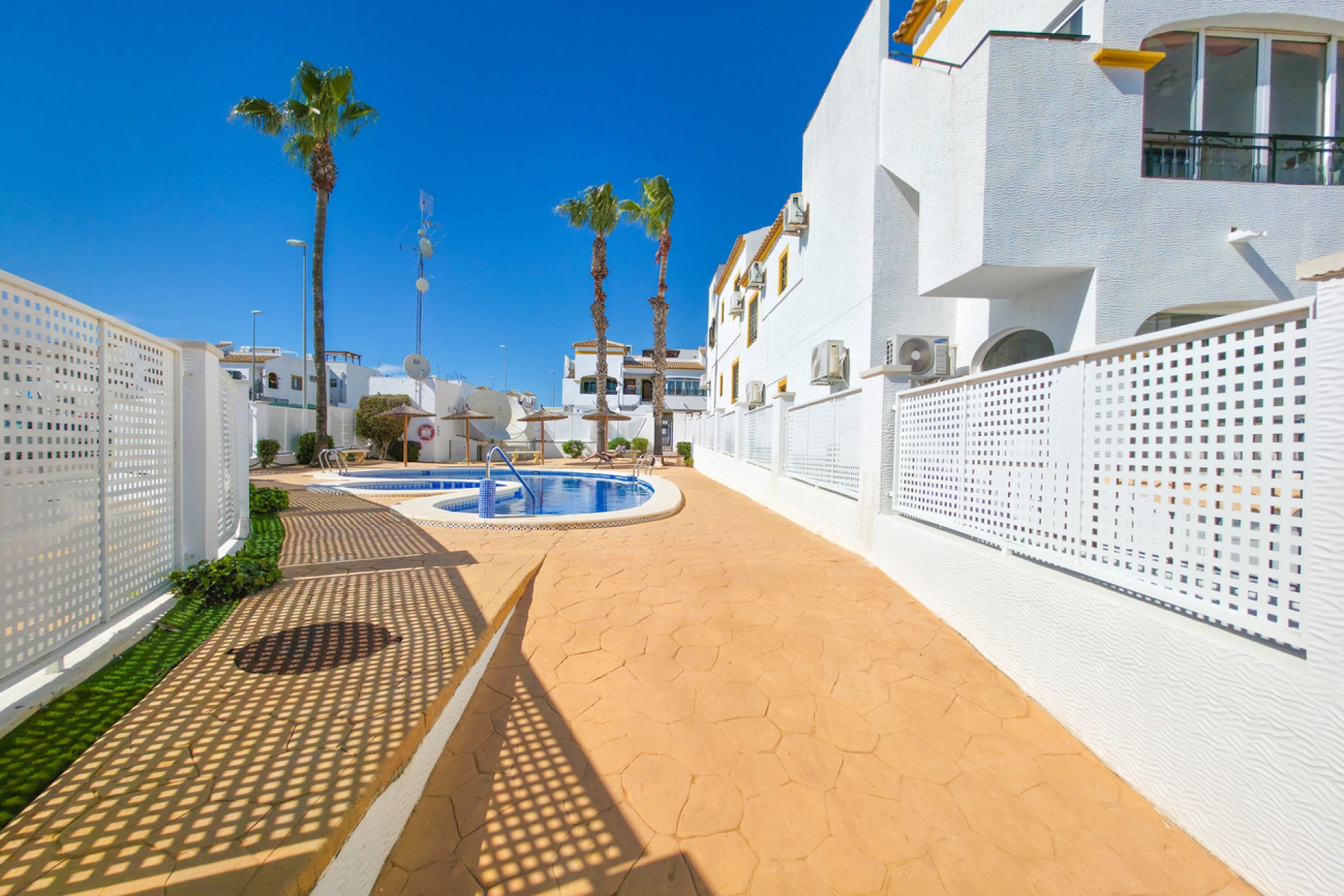 Återförsäljning - Apartment Penthouse -
Vistabella Golf Entre Naranjos - Costa Blanca