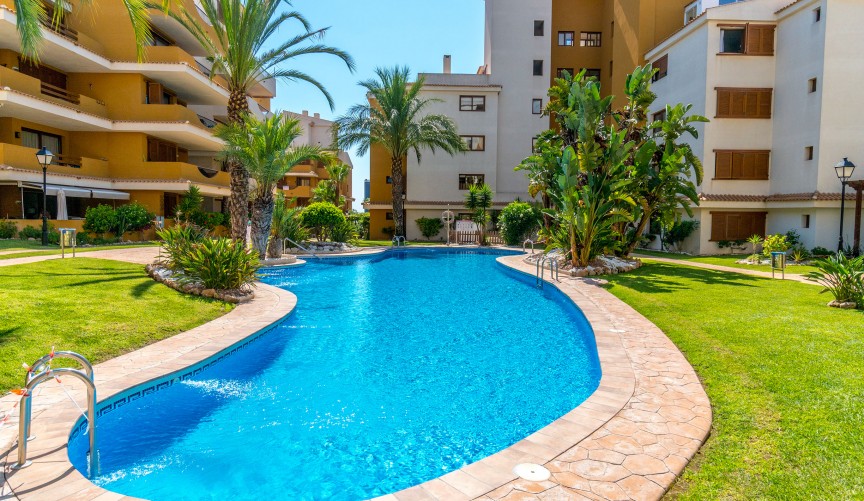 Återförsäljning - Apartment -
Punta Prima - Costa Blanca