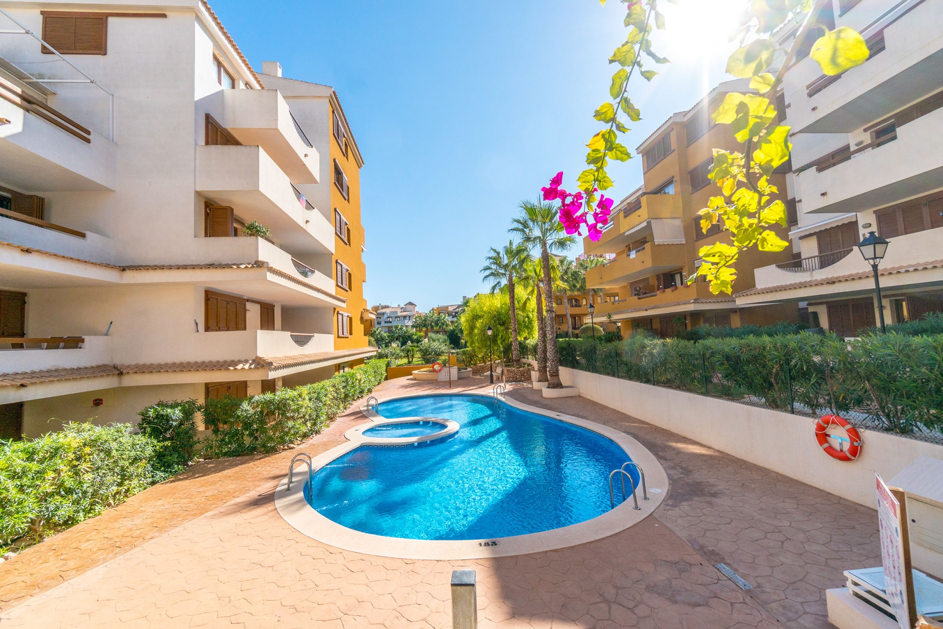 Återförsäljning - Apartment -
Punta Prima - Costa Blanca