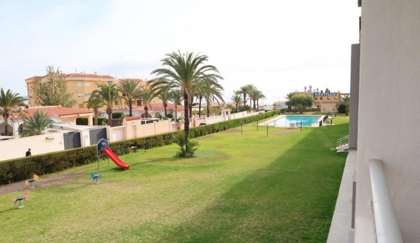 Återförsäljning - Apartment -
Punta Prima - Costa Blanca