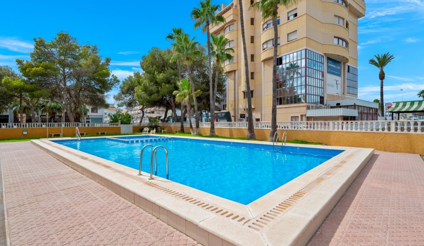 Återförsäljning - Apartment -
Punta Prima - Costa Blanca