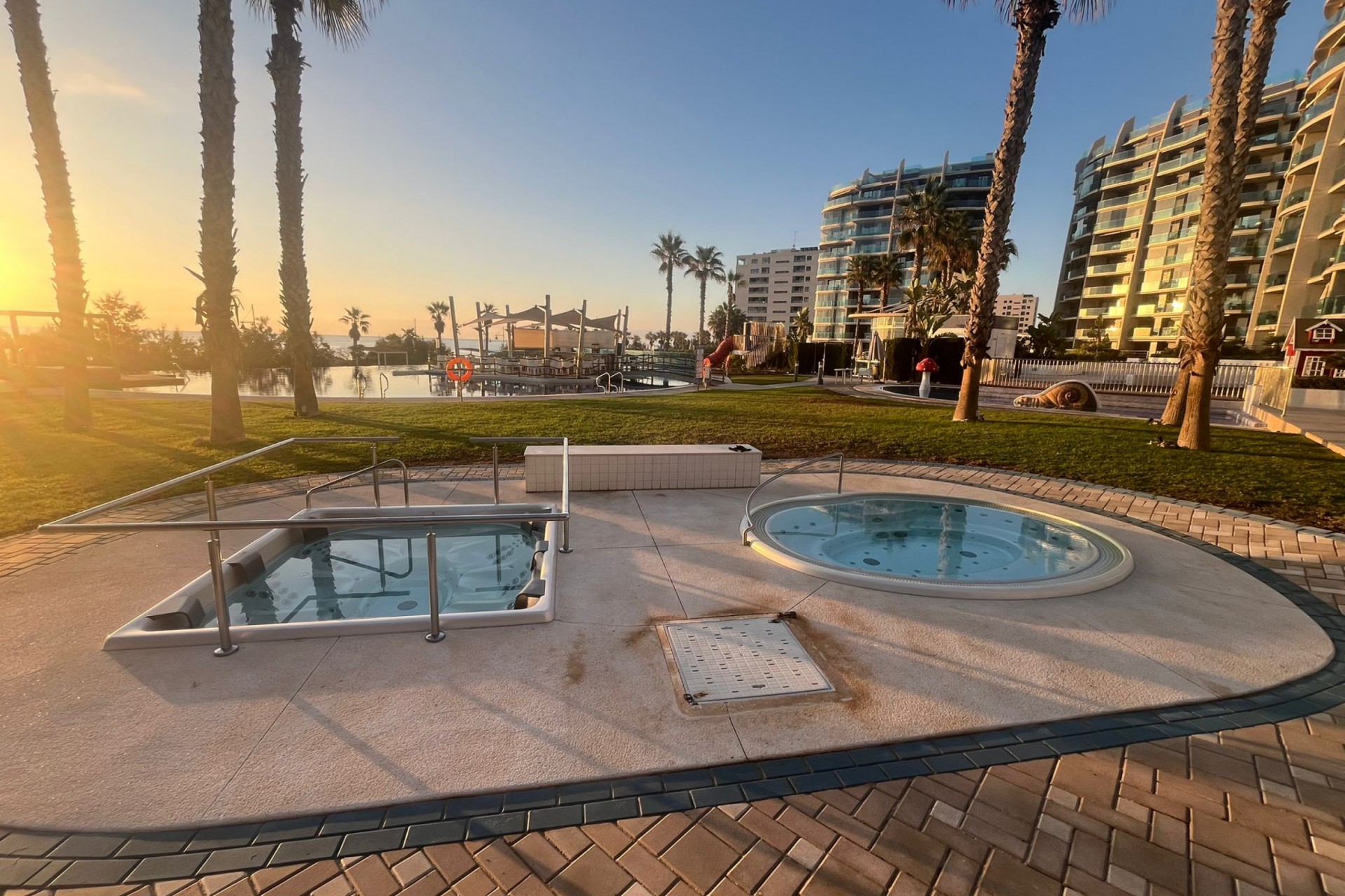 Återförsäljning - Apartment -
Punta Prima - Costa Blanca