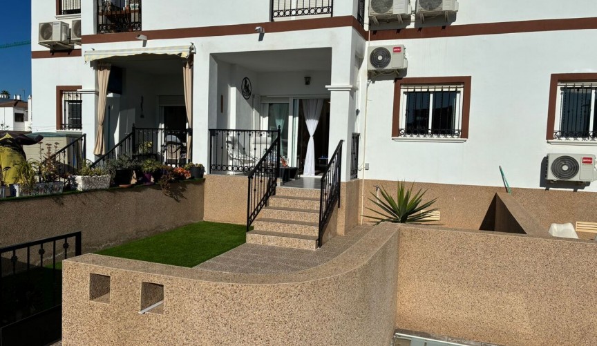 Återförsäljning - Apartment -
Punta Prima - Costa Blanca