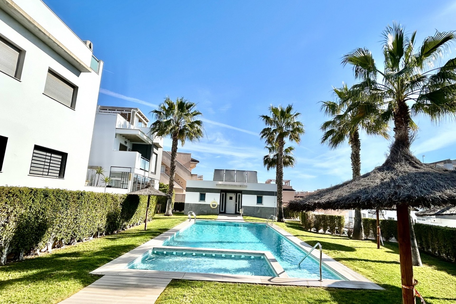 Återförsäljning - Apartment -
Punta Prima - Costa Blanca