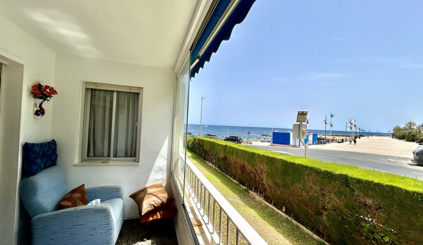 Återförsäljning - Apartment -
Punta Prima - Costa Blanca