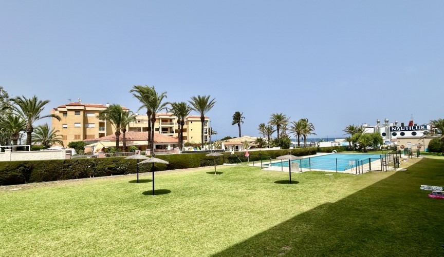 Återförsäljning - Apartment -
Punta Prima - Costa Blanca