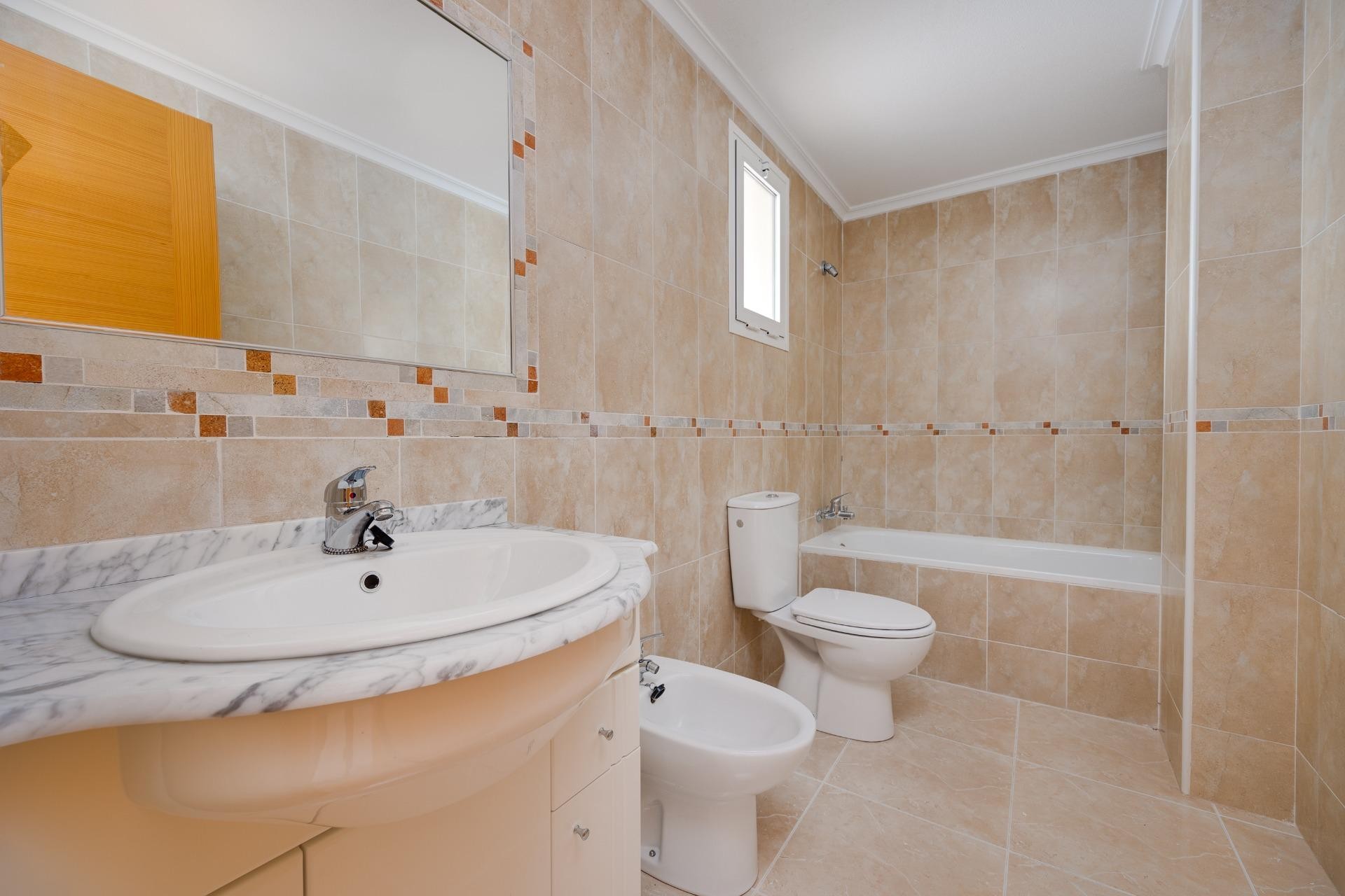 Återförsäljning - Apartment -
San Fulgencio - centro