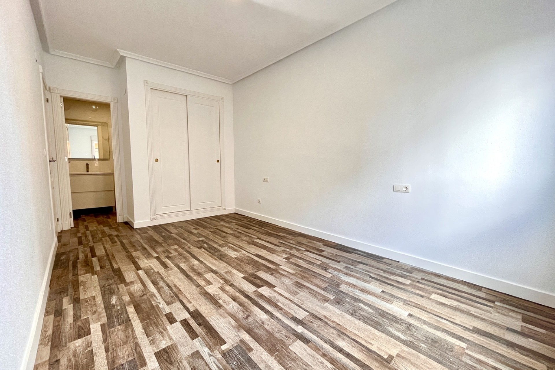 Återförsäljning - Apartment -
San Miguel de Salinas - Inland