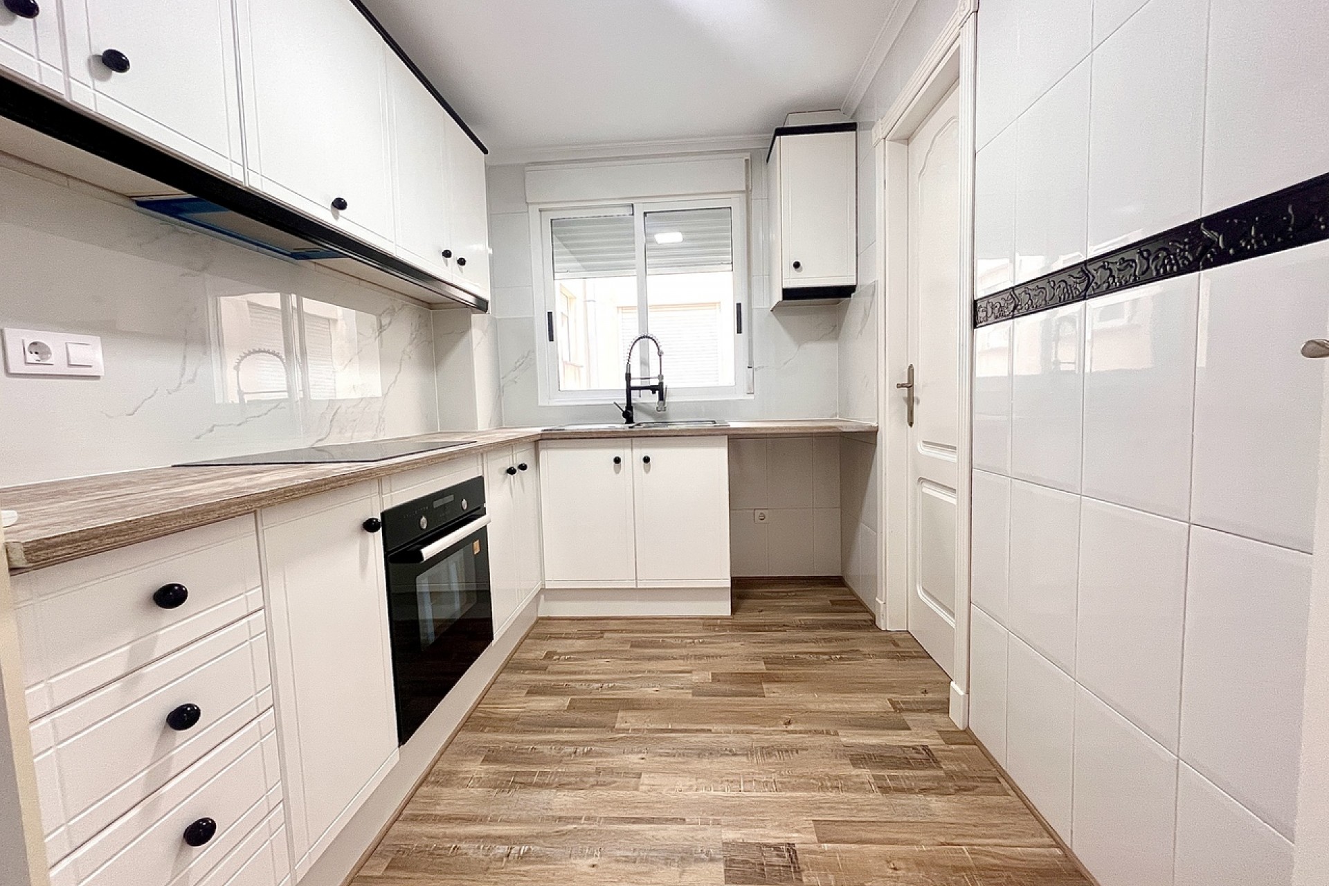 Återförsäljning - Apartment -
San Miguel de Salinas - Inland