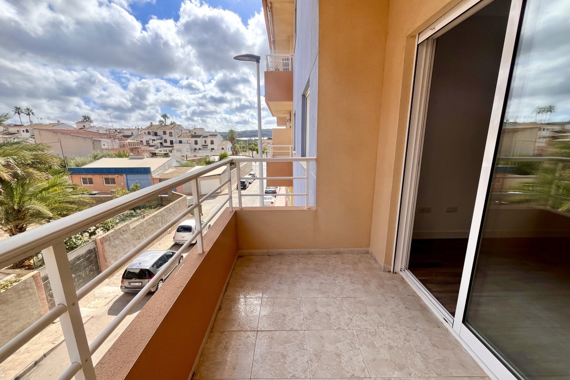 Återförsäljning - Apartment -
San Miguel de Salinas - Inland
