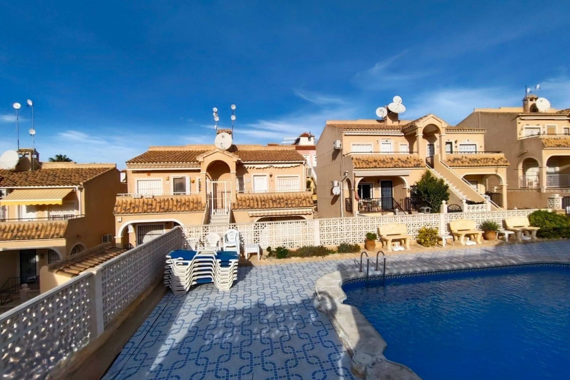 Återförsäljning - Apartment -
San Miguel de Salinas - Inland