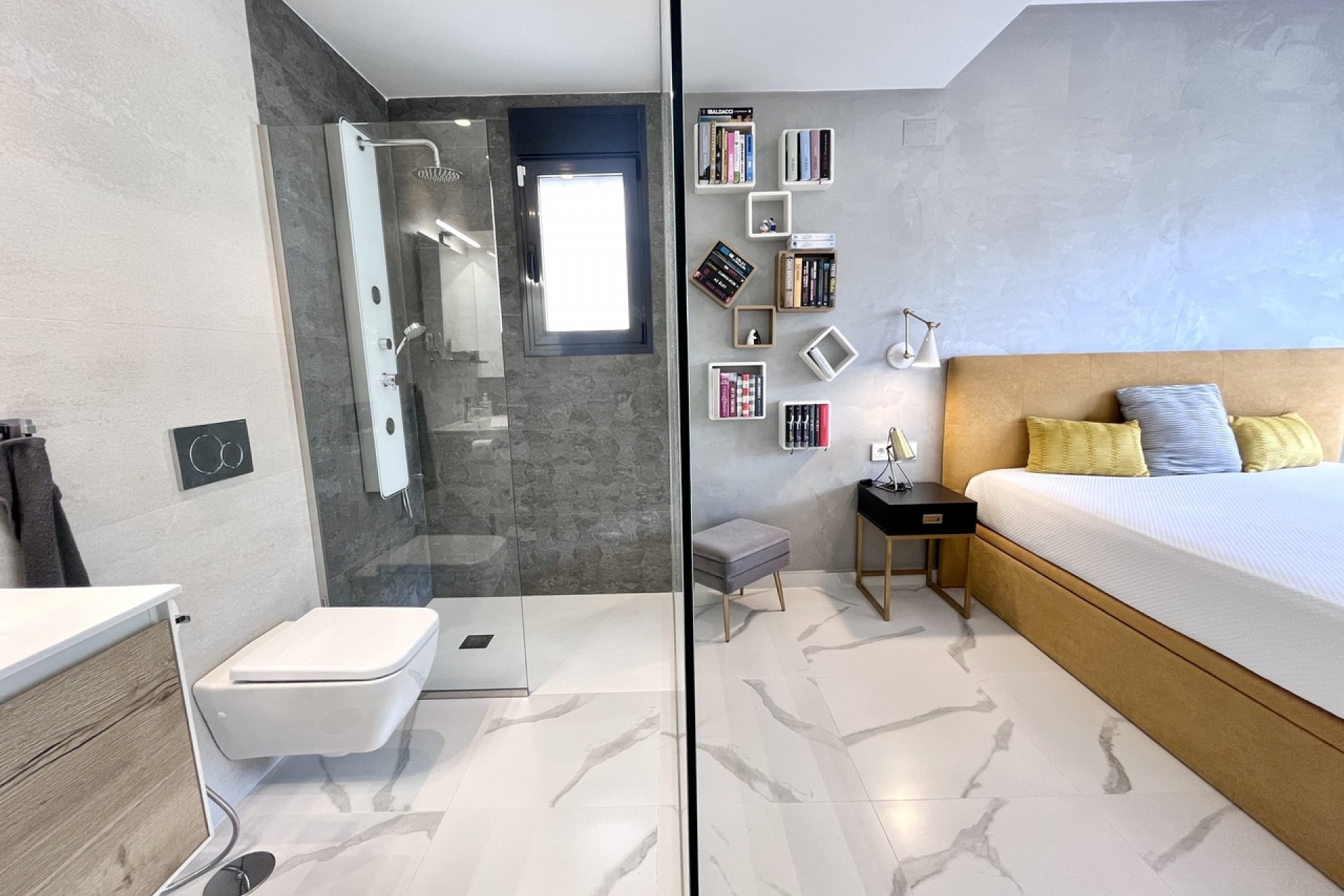 Återförsäljning - Apartment -
San Miguel de Salinas - Inland