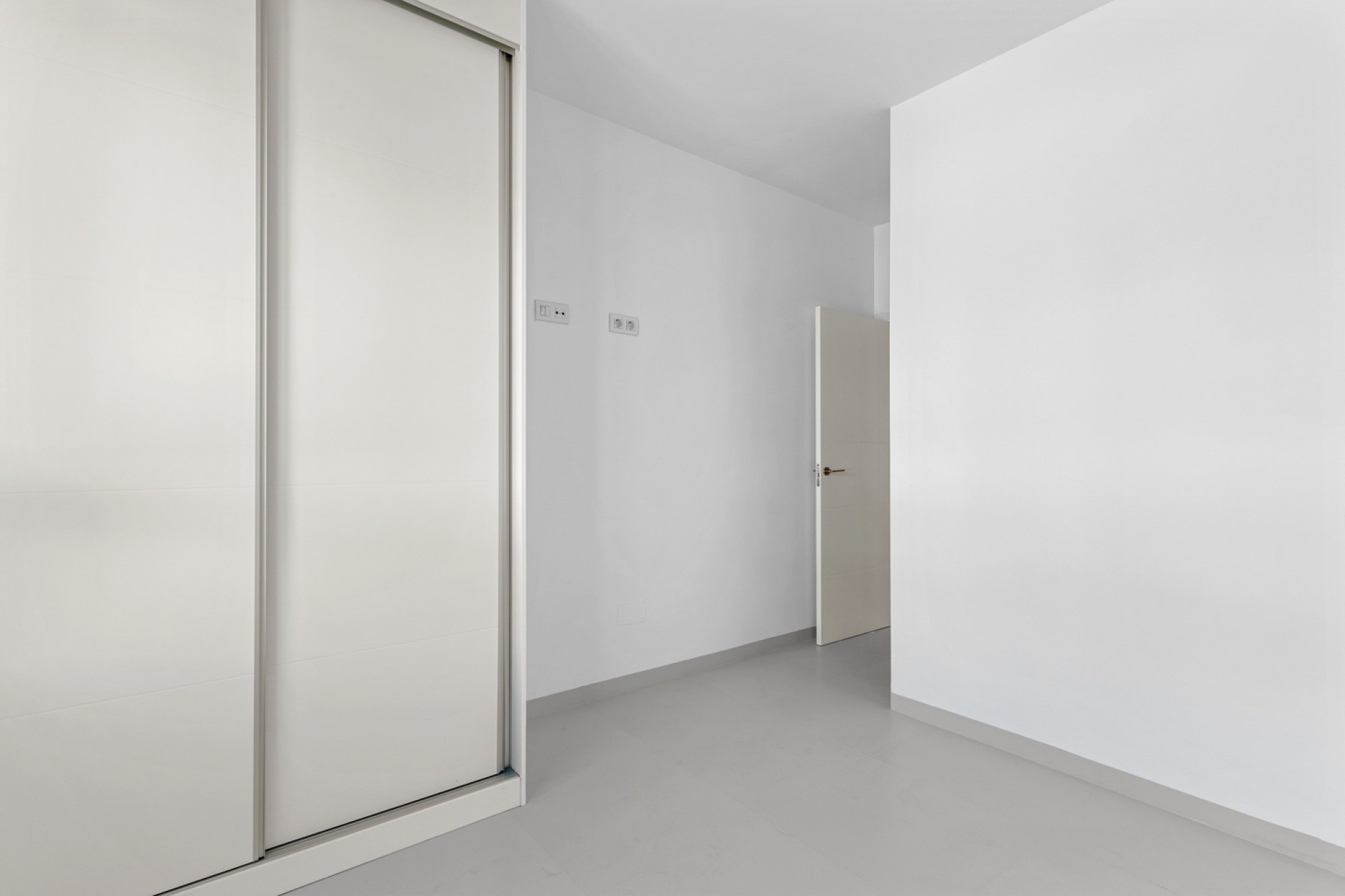 Återförsäljning - Apartment -
San Miguel de Salinas - Inland