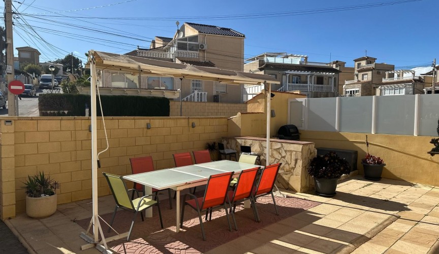 Återförsäljning - Apartment -
San Miguel de Salinas - Inland