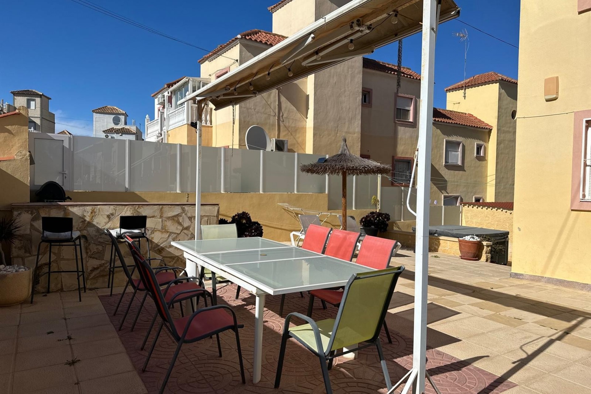 Återförsäljning - Apartment -
San Miguel de Salinas - Inland