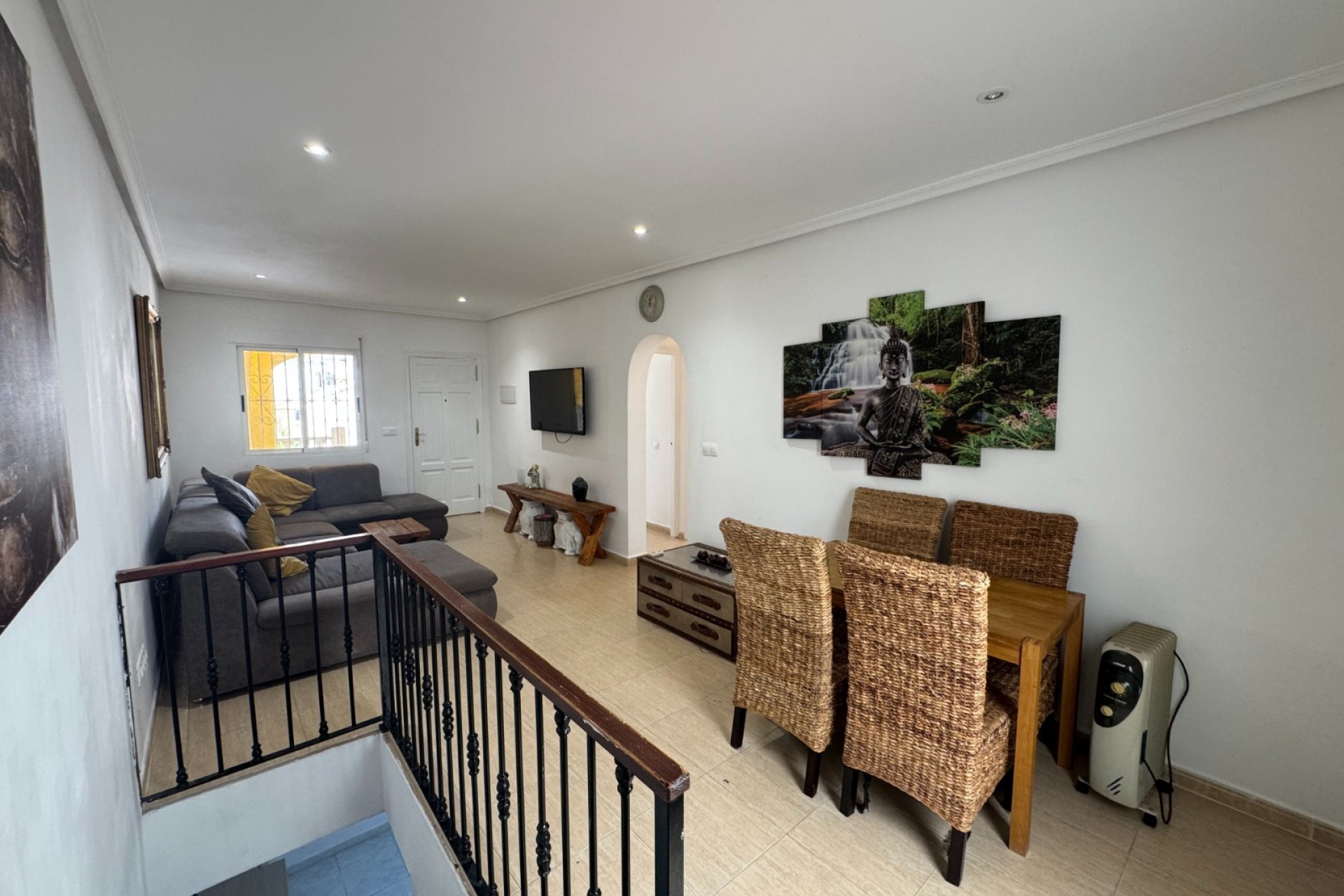 Återförsäljning - Apartment -
San Miguel de Salinas - Inland