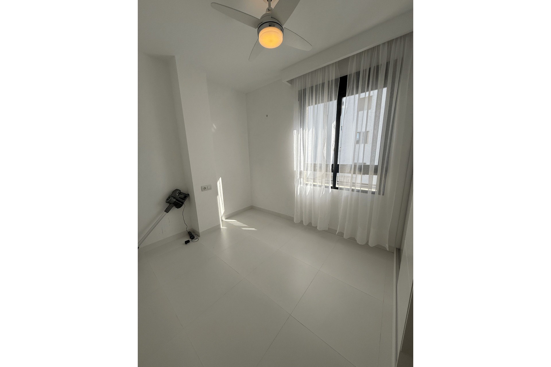 Återförsäljning - Apartment -
San Miguel de Salinas - Inland