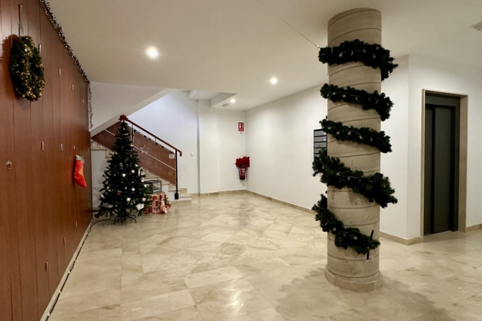 Återförsäljning - Apartment -
San Miguel de Salinas - Inland