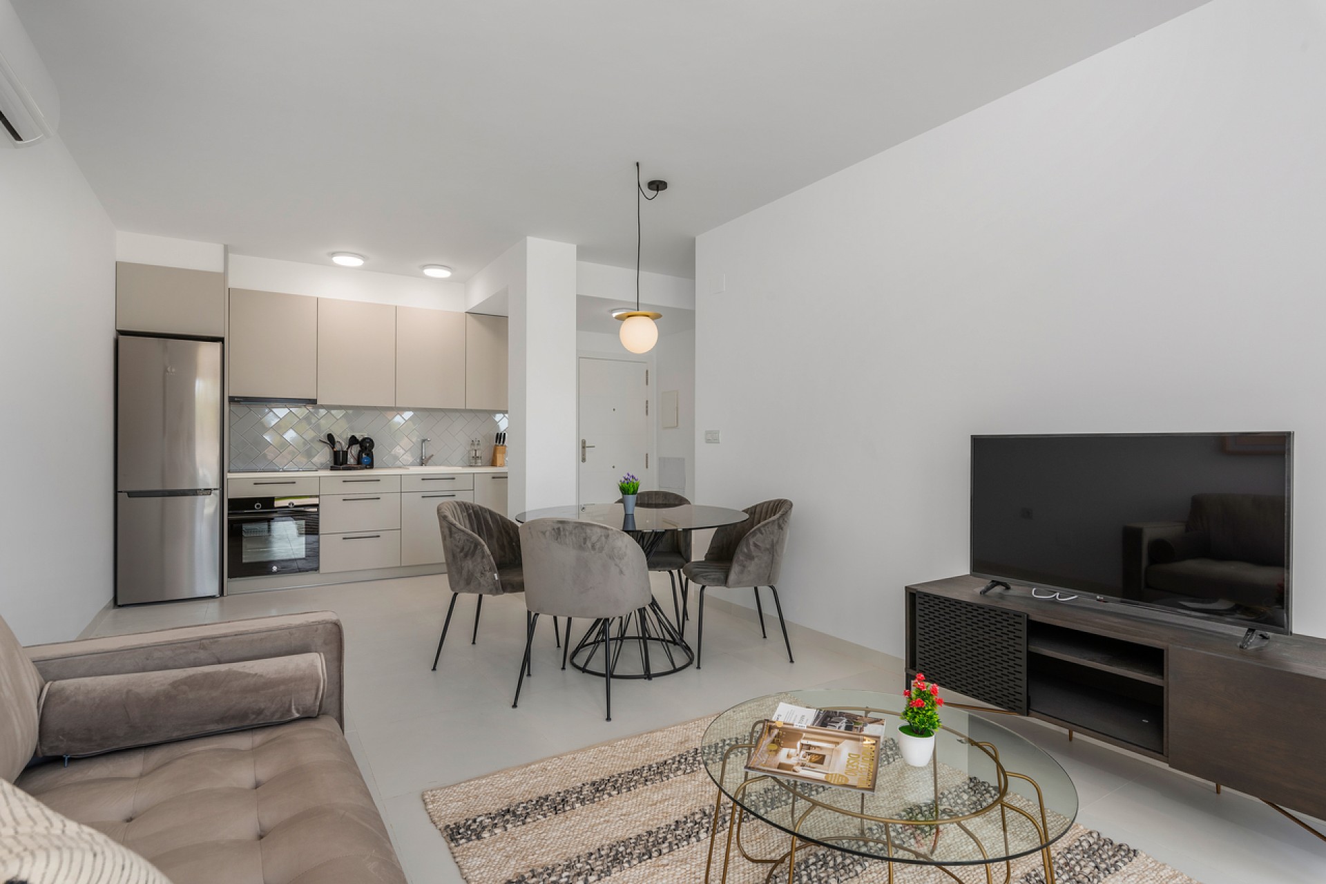 Återförsäljning - Apartment -
San Miguel de Salinas - Inland