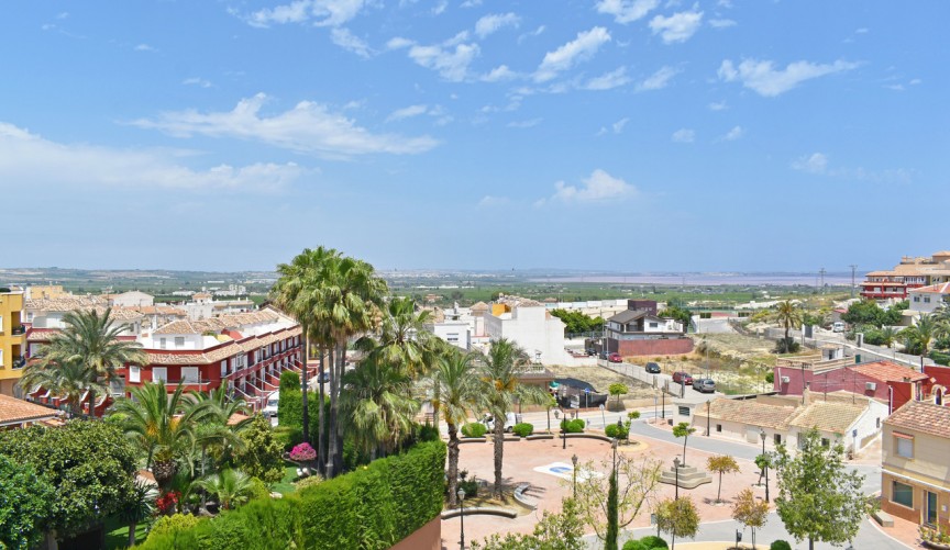 Återförsäljning - Apartment -
San Miguel de Salinas - Inland