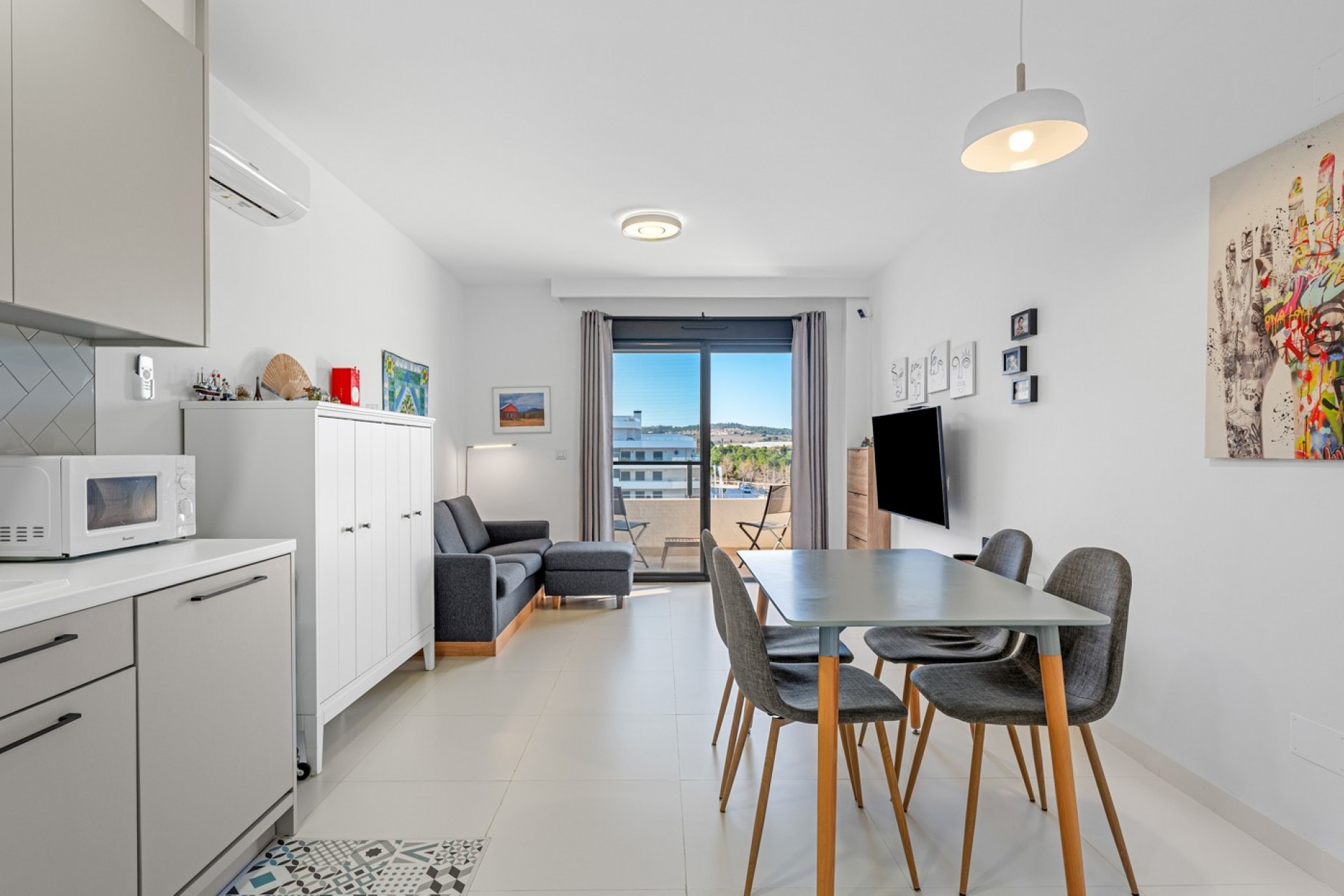 Återförsäljning - Apartment -
San Miguel de Salinas - Inland