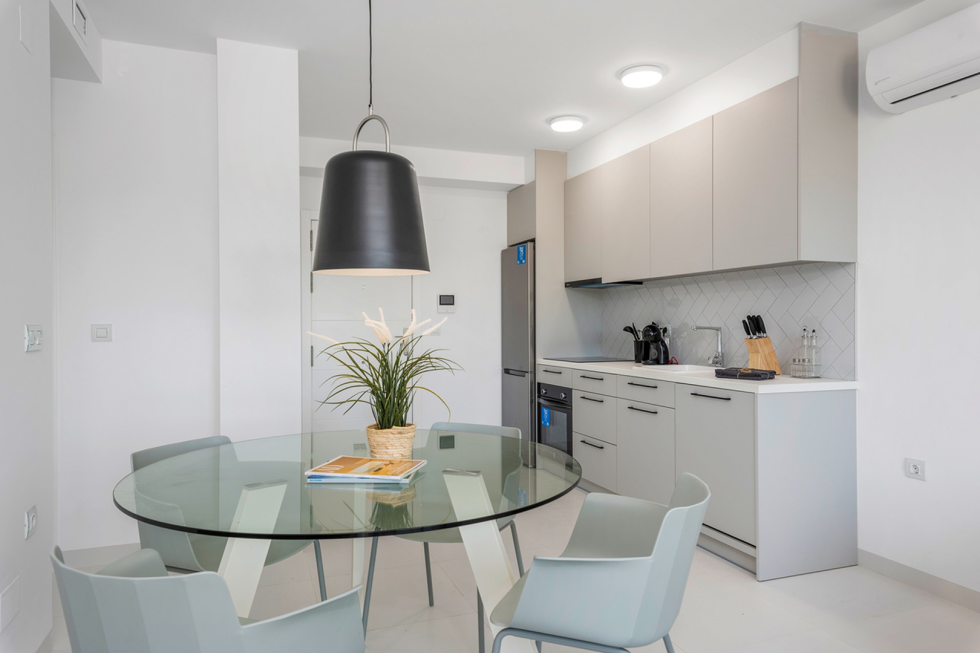 Återförsäljning - Apartment -
San Miguel de Salinas - Inland