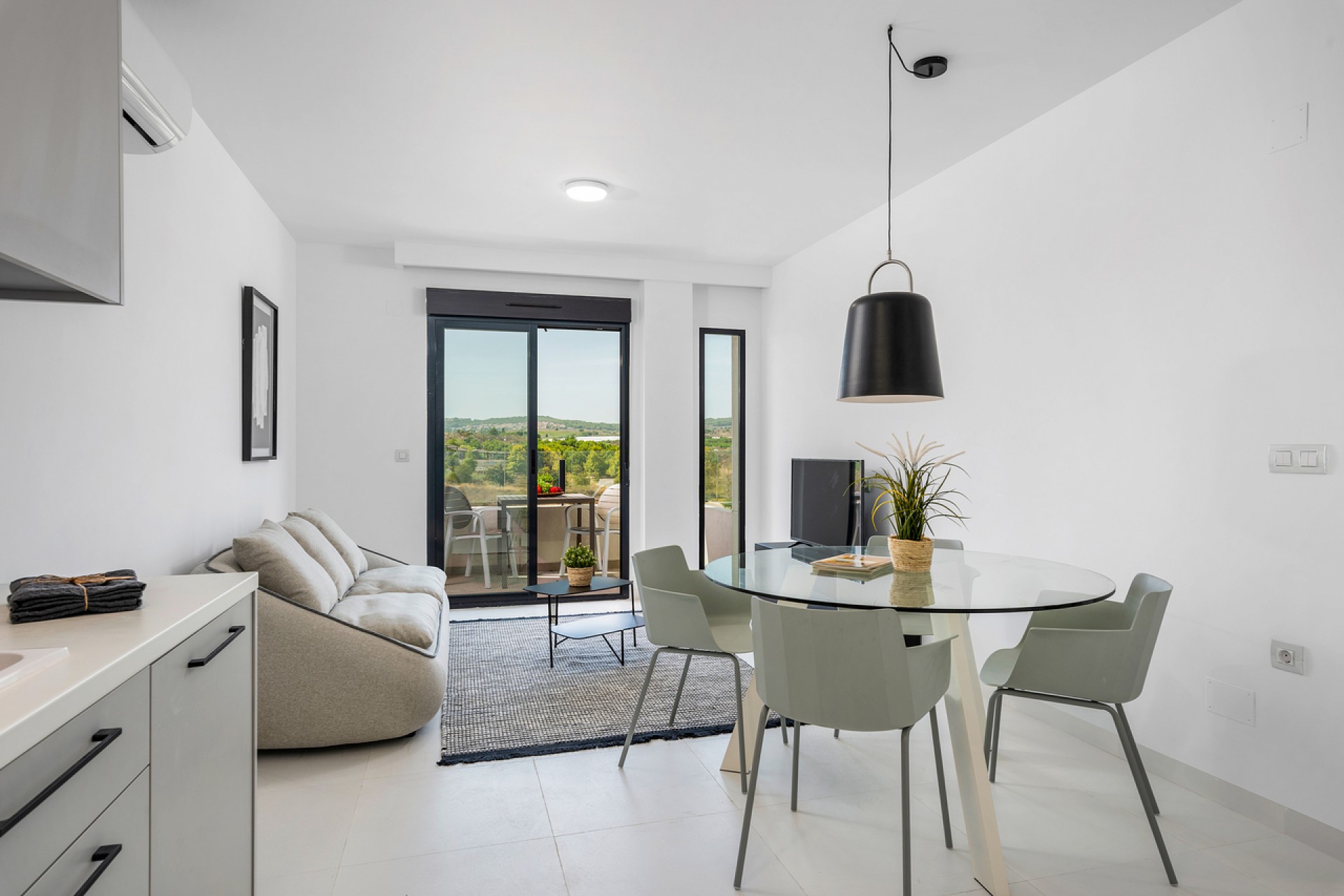 Återförsäljning - Apartment -
San Miguel de Salinas - Inland