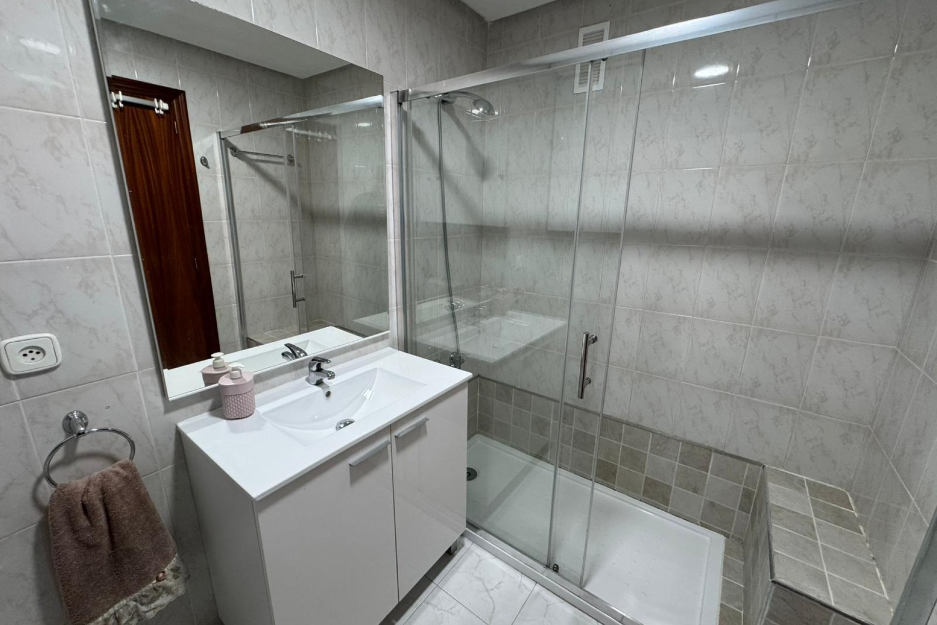 Återförsäljning - Apartment -
San Miguel de Salinas - Inland