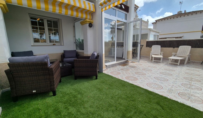 Återförsäljning - Apartment -
San Miguel de Salinas - Inland