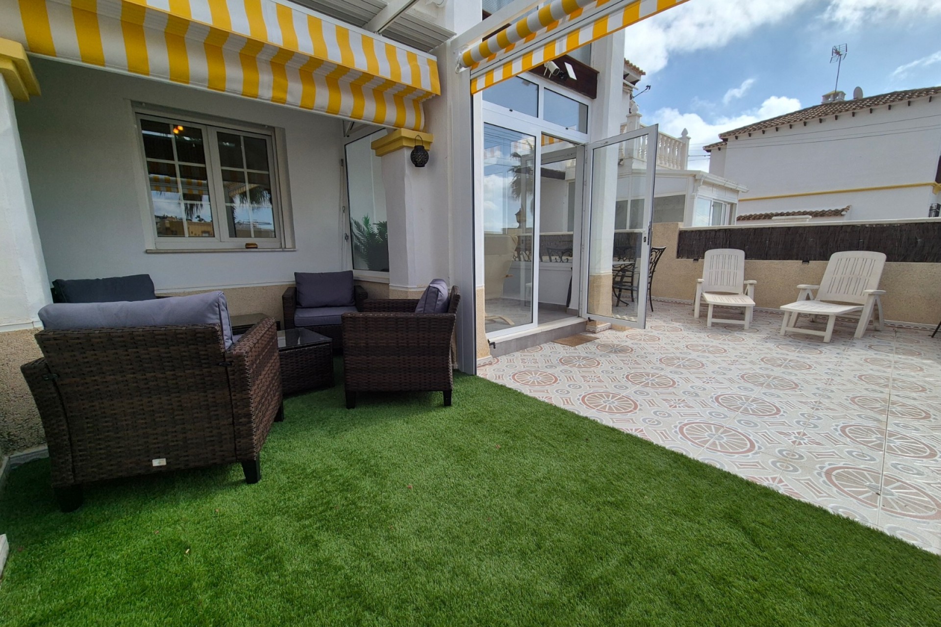 Återförsäljning - Apartment -
San Miguel de Salinas - Inland