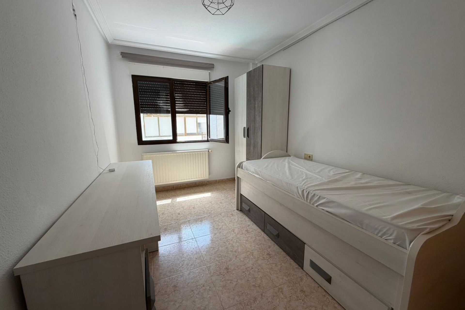 Återförsäljning - Apartment -
San Miguel de Salinas - Inland