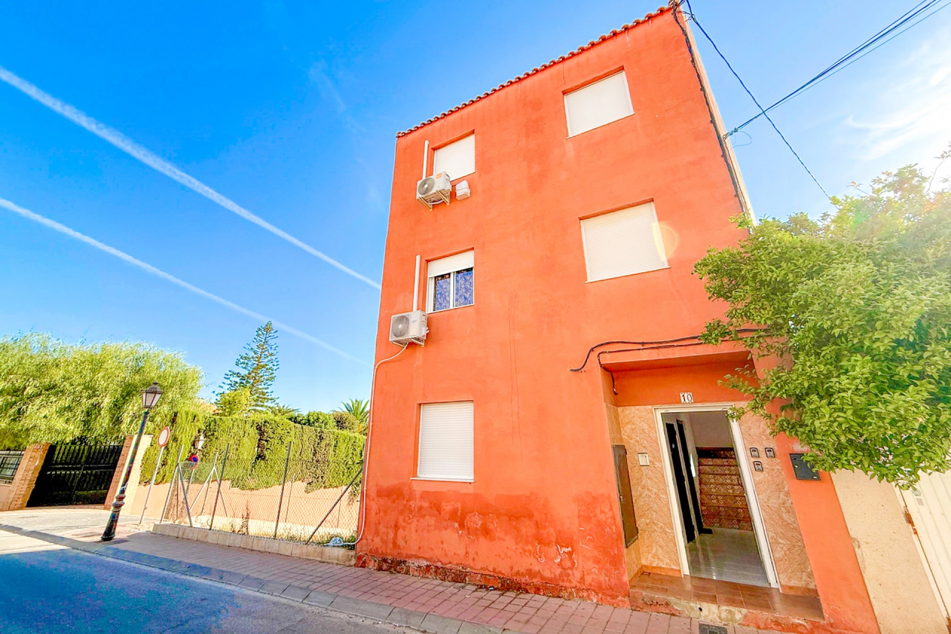 Återförsäljning - Apartment -
San Miguel de Salinas - Inland