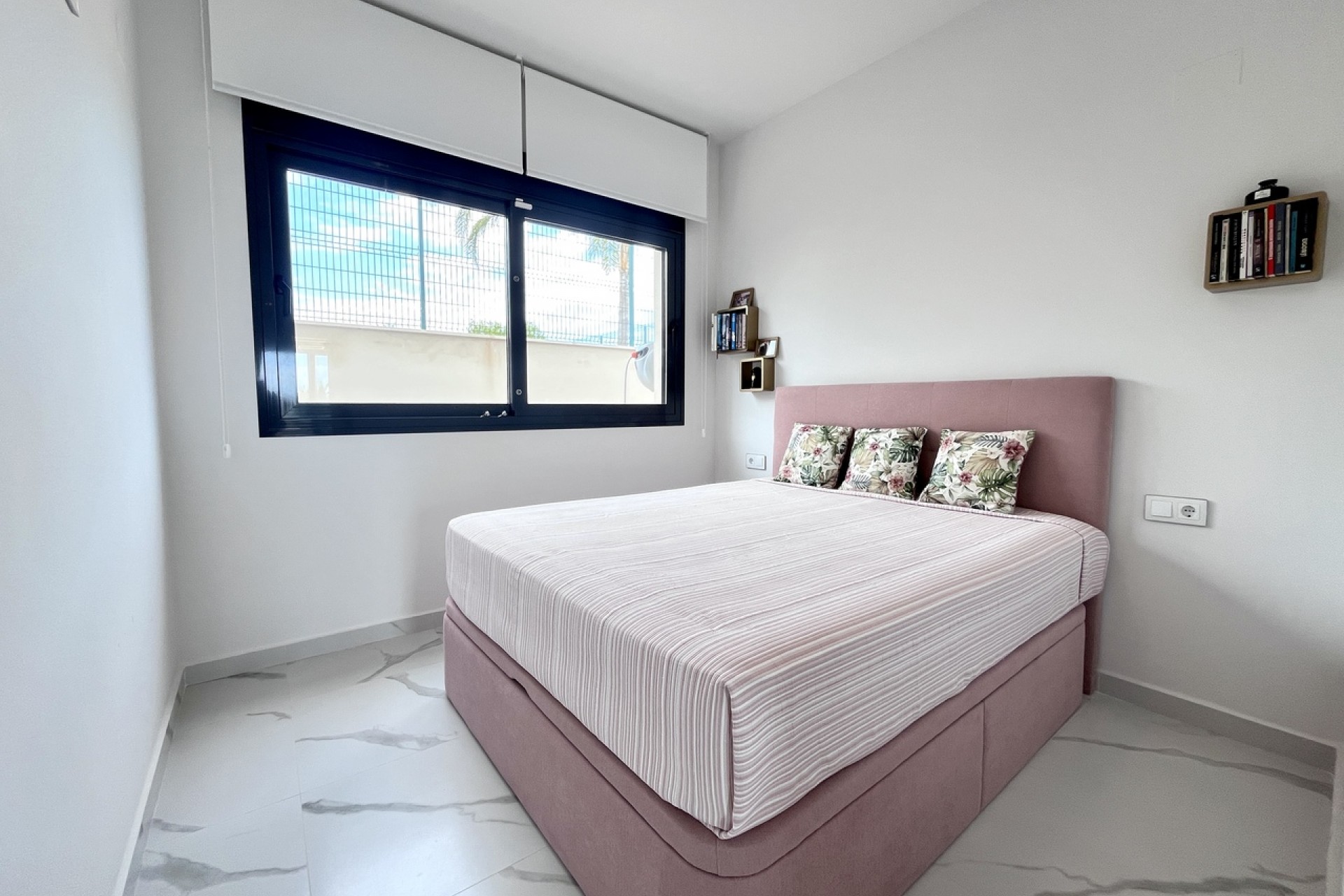 Återförsäljning - Apartment -
San Miguel de Salinas - Inland