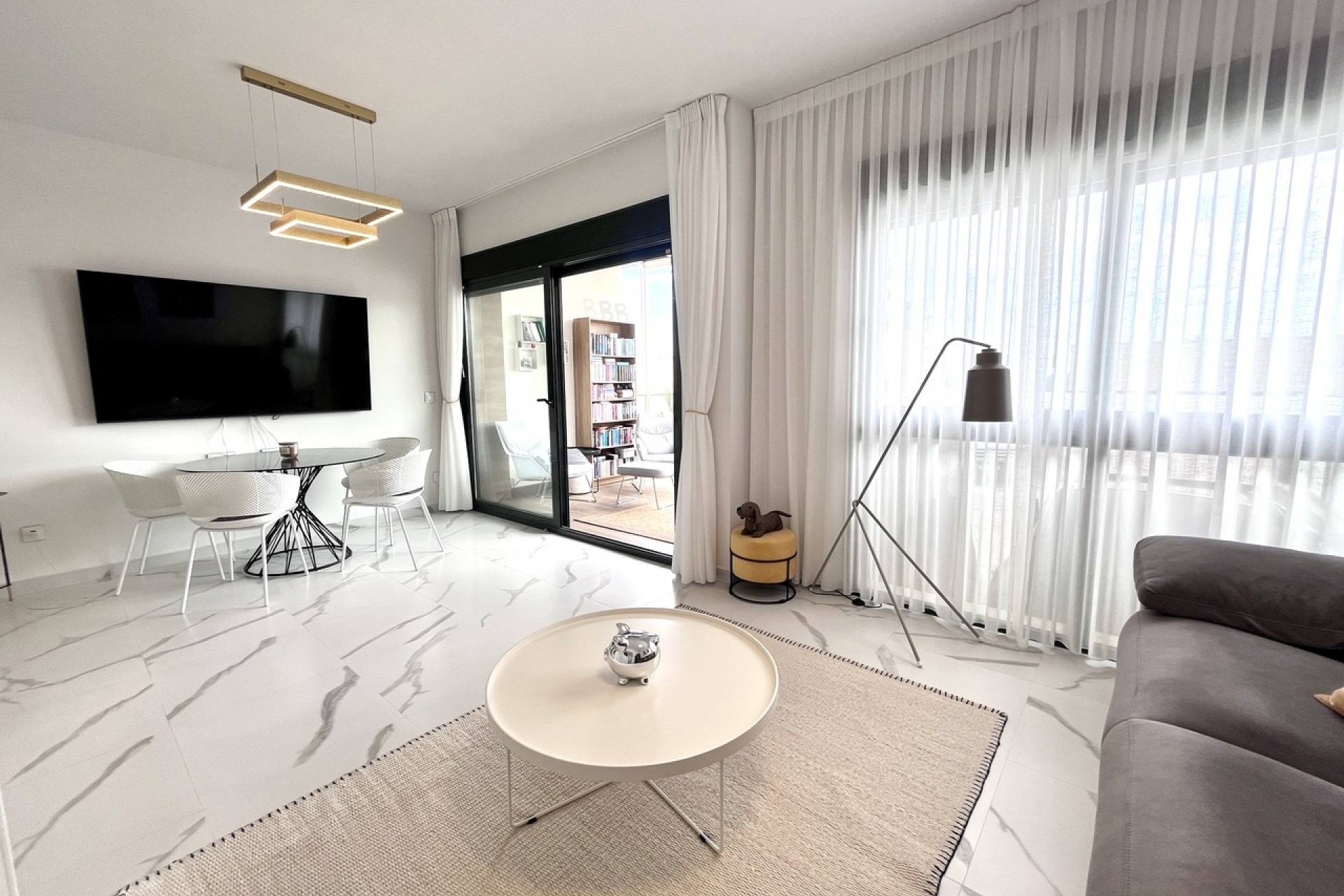 Återförsäljning - Apartment -
San Miguel de Salinas - Inland