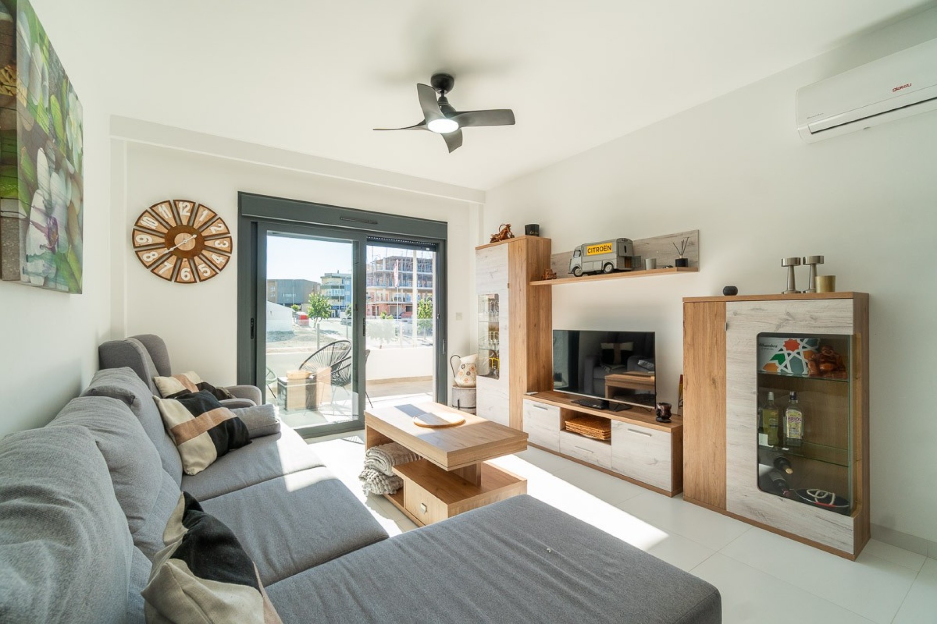 Återförsäljning - Apartment -
San Miguel de Salinas - Inland