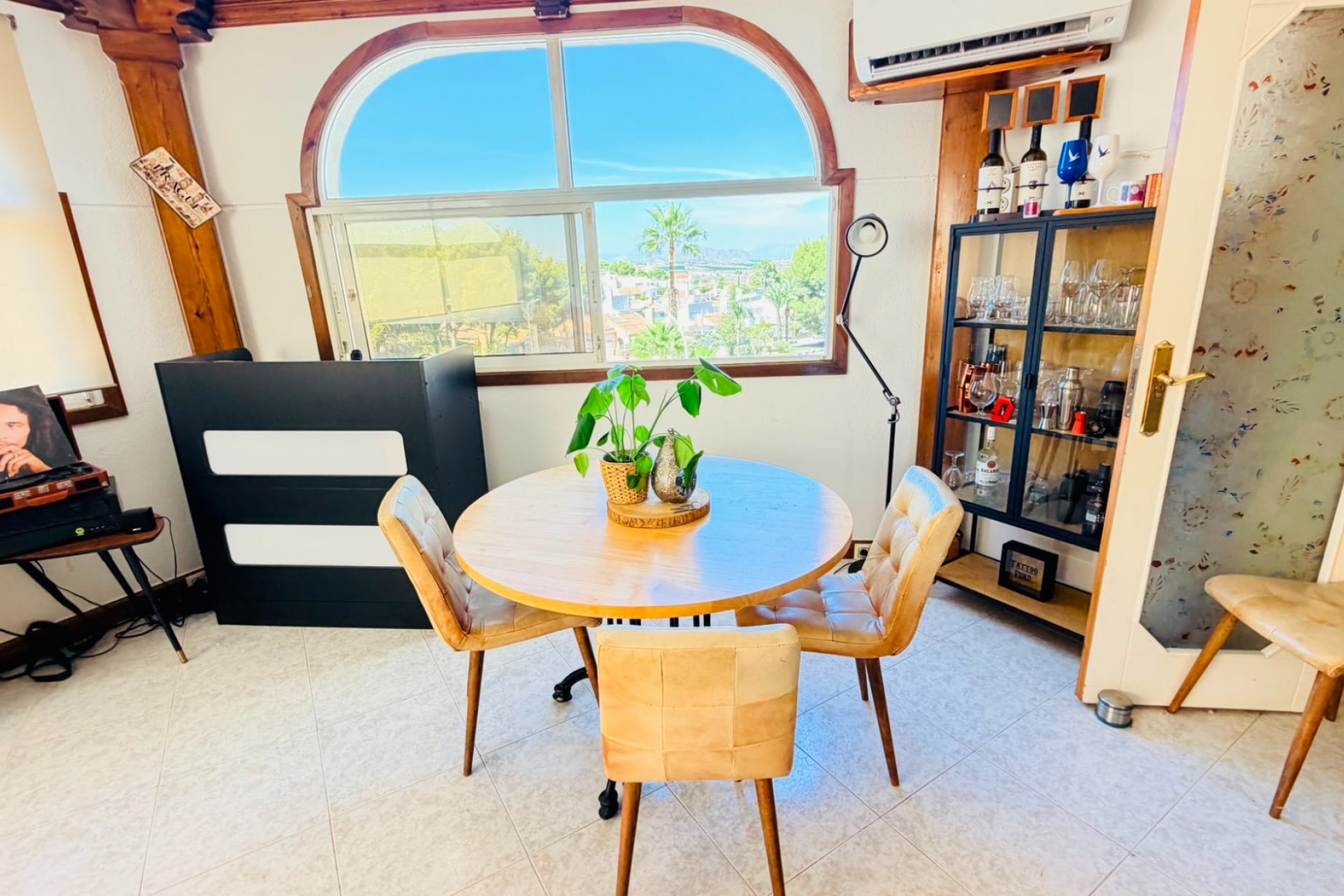 Återförsäljning - Apartment -
San Miguel de Salinas - Inland