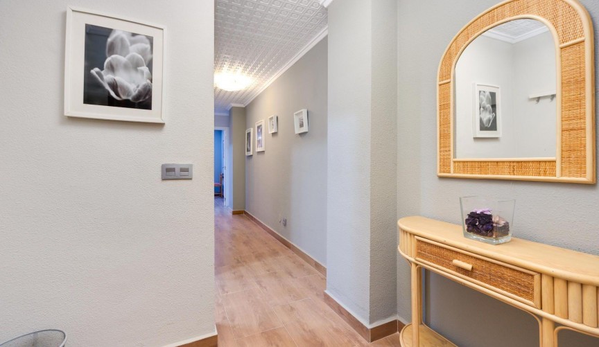 Återförsäljning - Apartment -
Torrevieja - Acequion