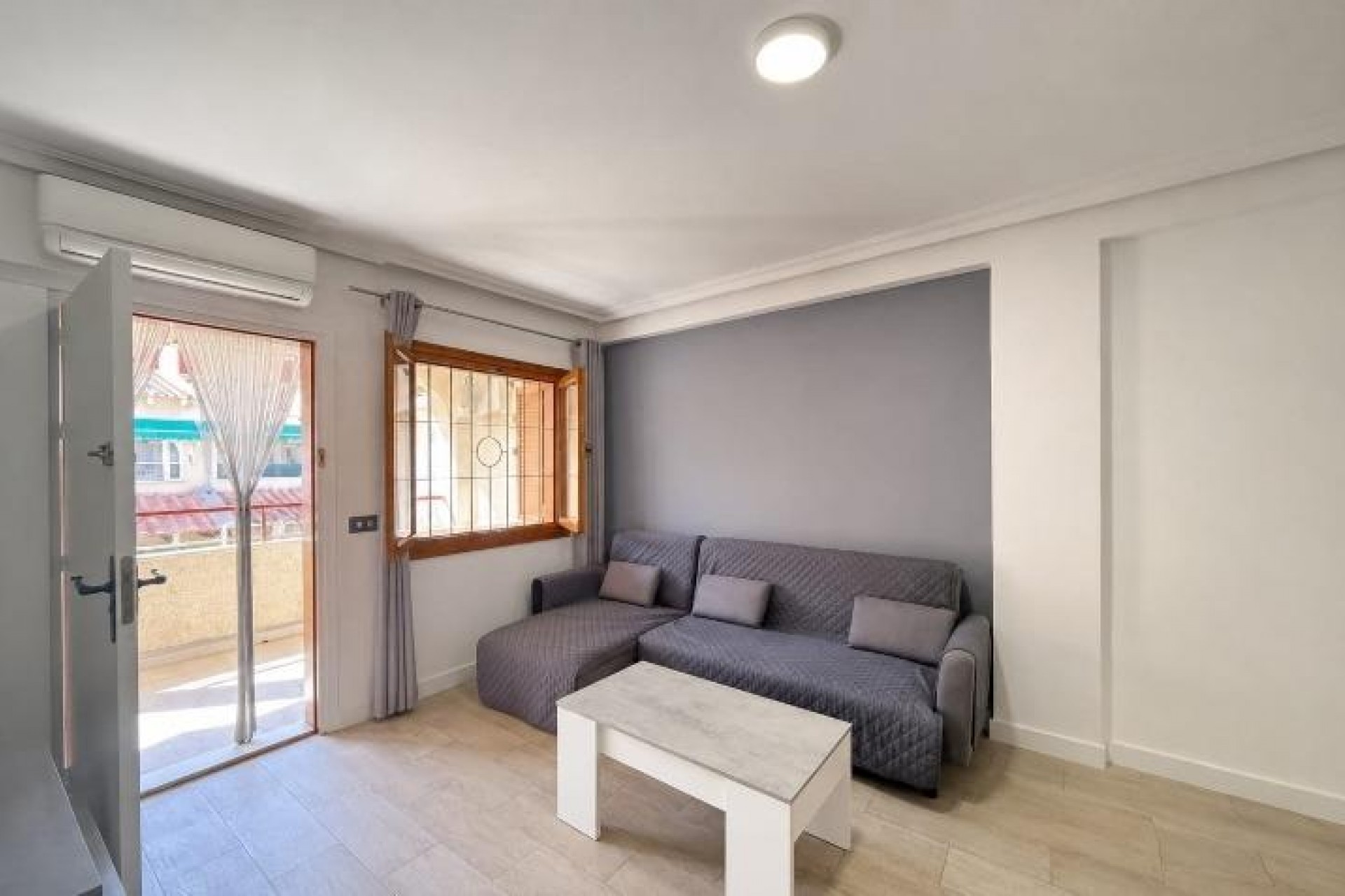Återförsäljning - Apartment -
Torrevieja - Acequion