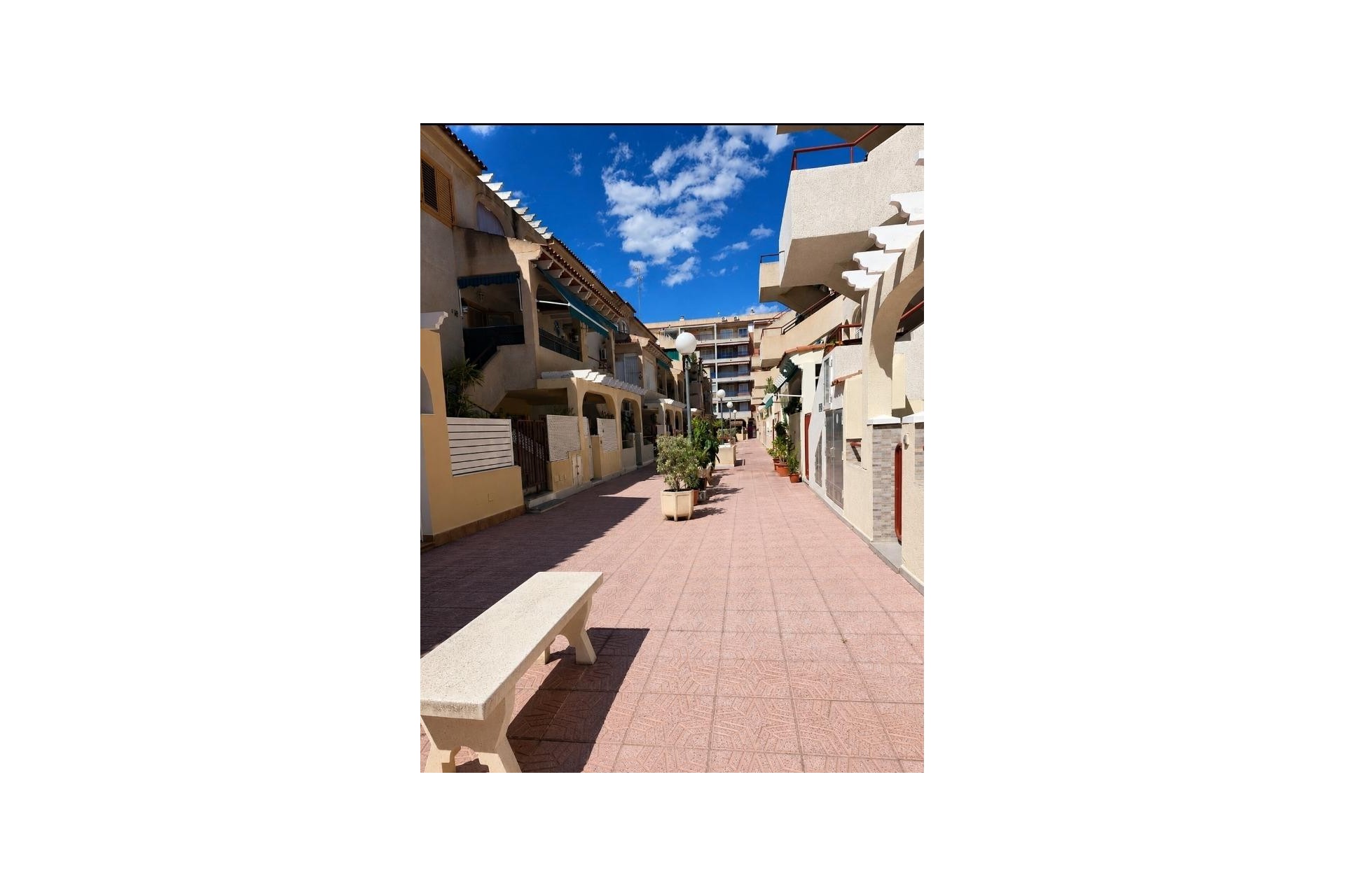 Återförsäljning - Apartment -
Torrevieja - Acequion