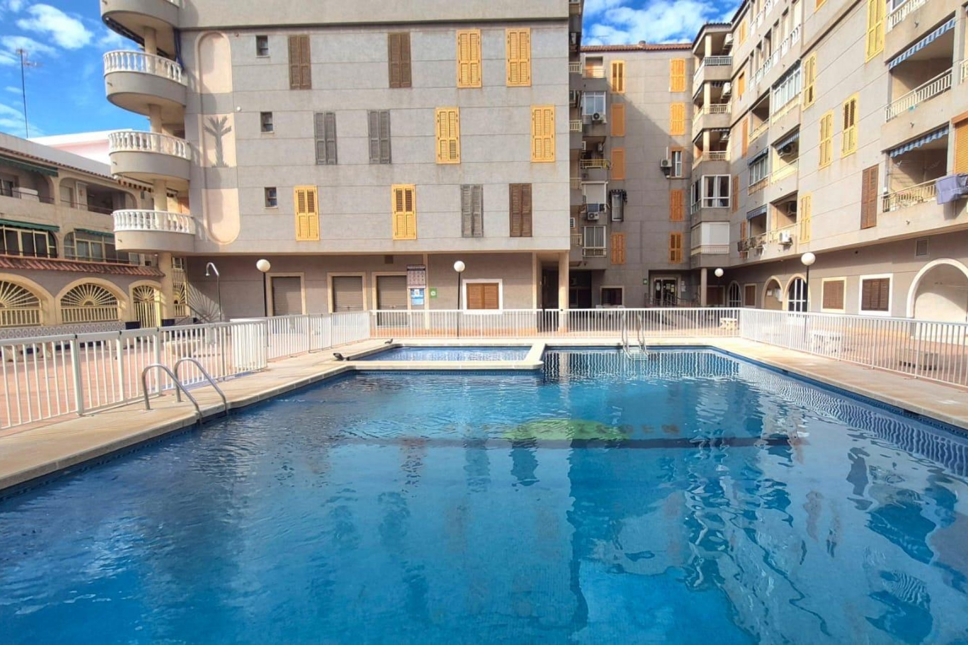 Återförsäljning - Apartment -
Torrevieja - Acequion